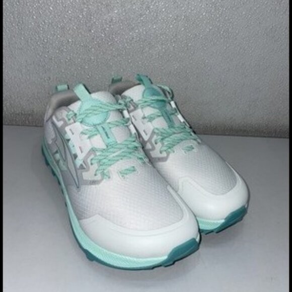 Altra Women’s Lone Peak 7 Wide Running Sneakers – Light Gray – Size 10 - Picture 1 of 1